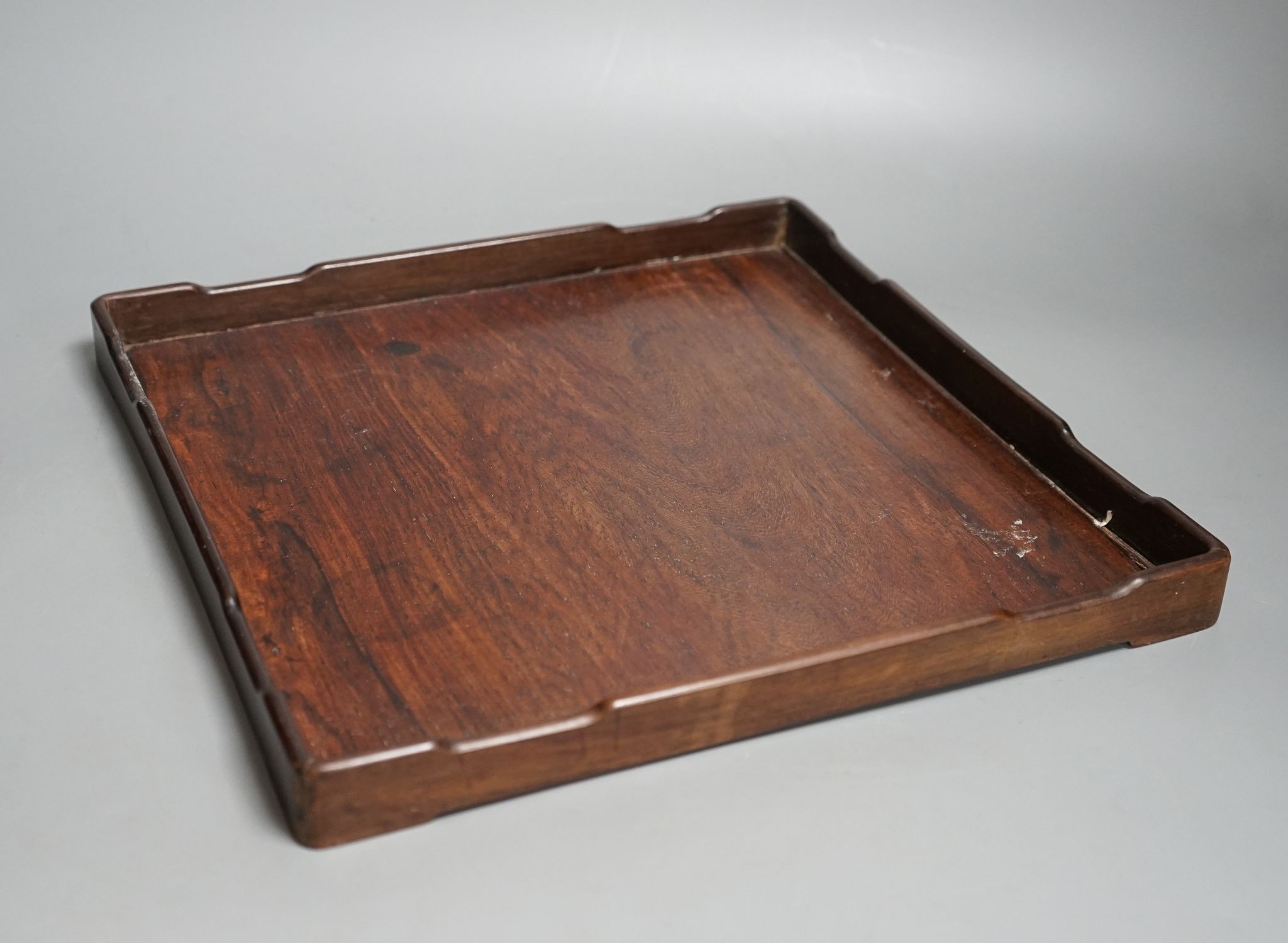 A Chinese huanghuali and hongmu tray, 32x31cm